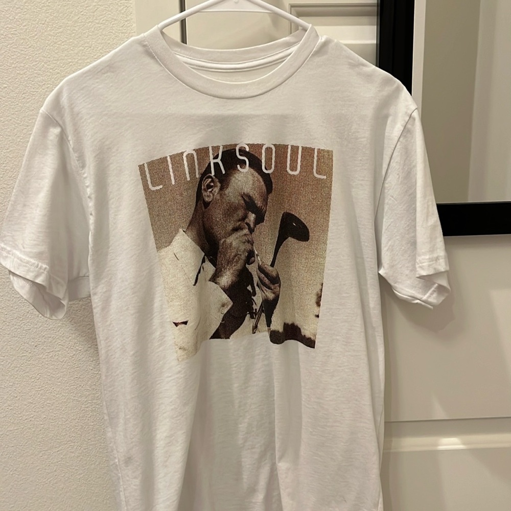 Link Soul t shirt of Arnold Palmer smoking a cigarette